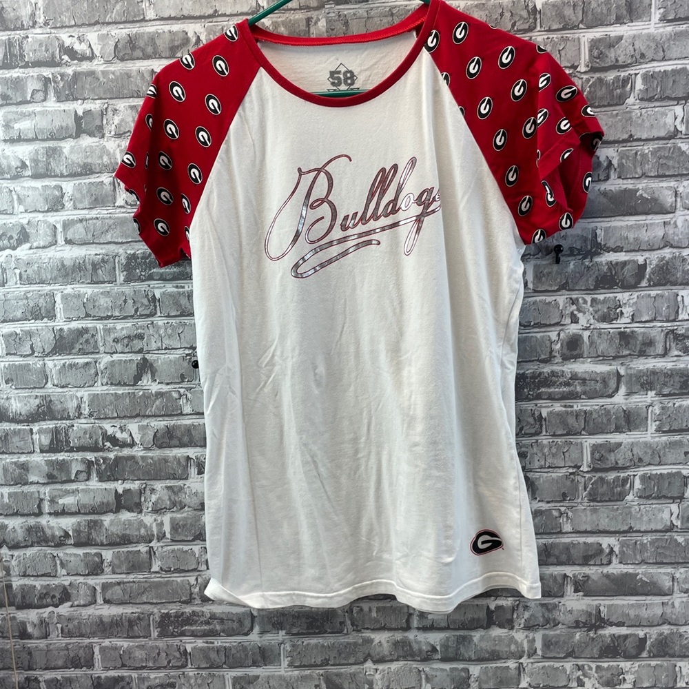 Georgia Bulldogs 
Red and White Bulldog Graphic T-Shirt‎